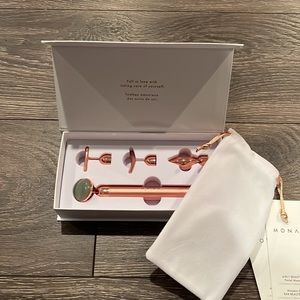 Monat 4-in-1 Beauty Bar Facial Massager